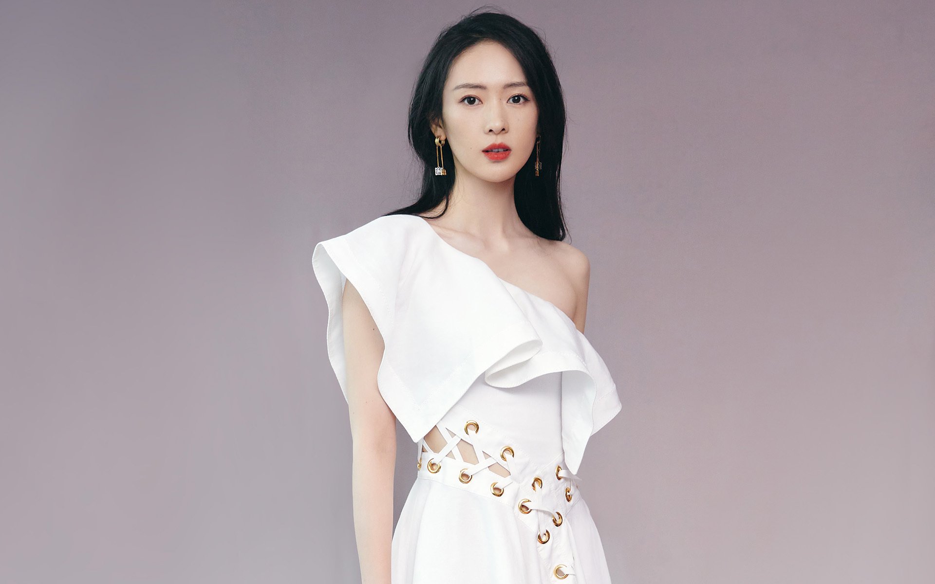 绿色节能灯具在足球场全面推广,降低能耗实现可持续发展,绿色环保灯具设计